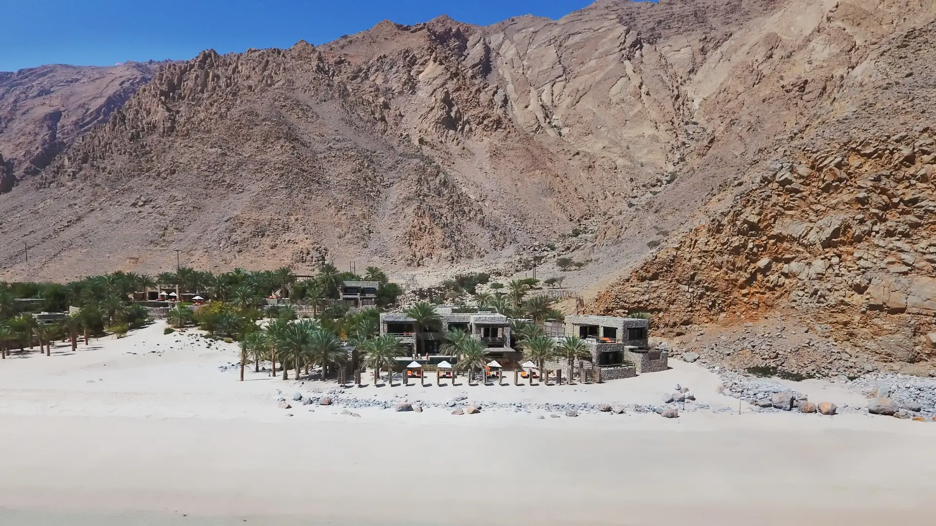 Hotel review Location' - Six Senses Zighy Bay - 2