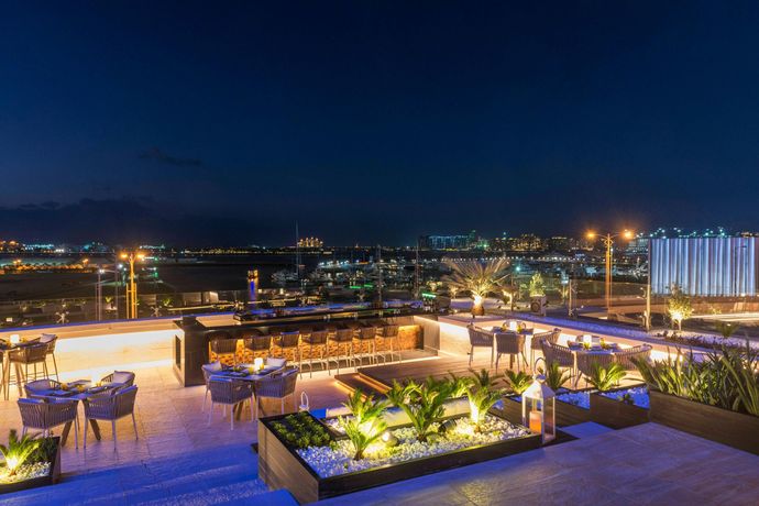 Grosvenor House Hotel and Apartments - 25