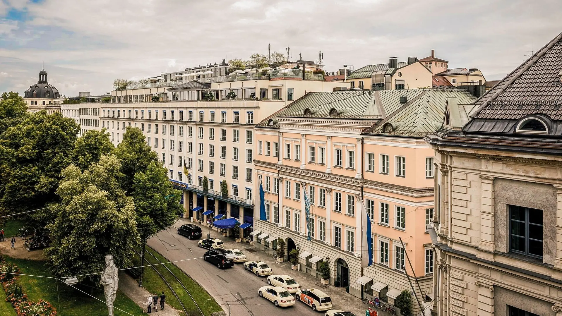 Hotel review Location' - Bayerischer Hof - 0