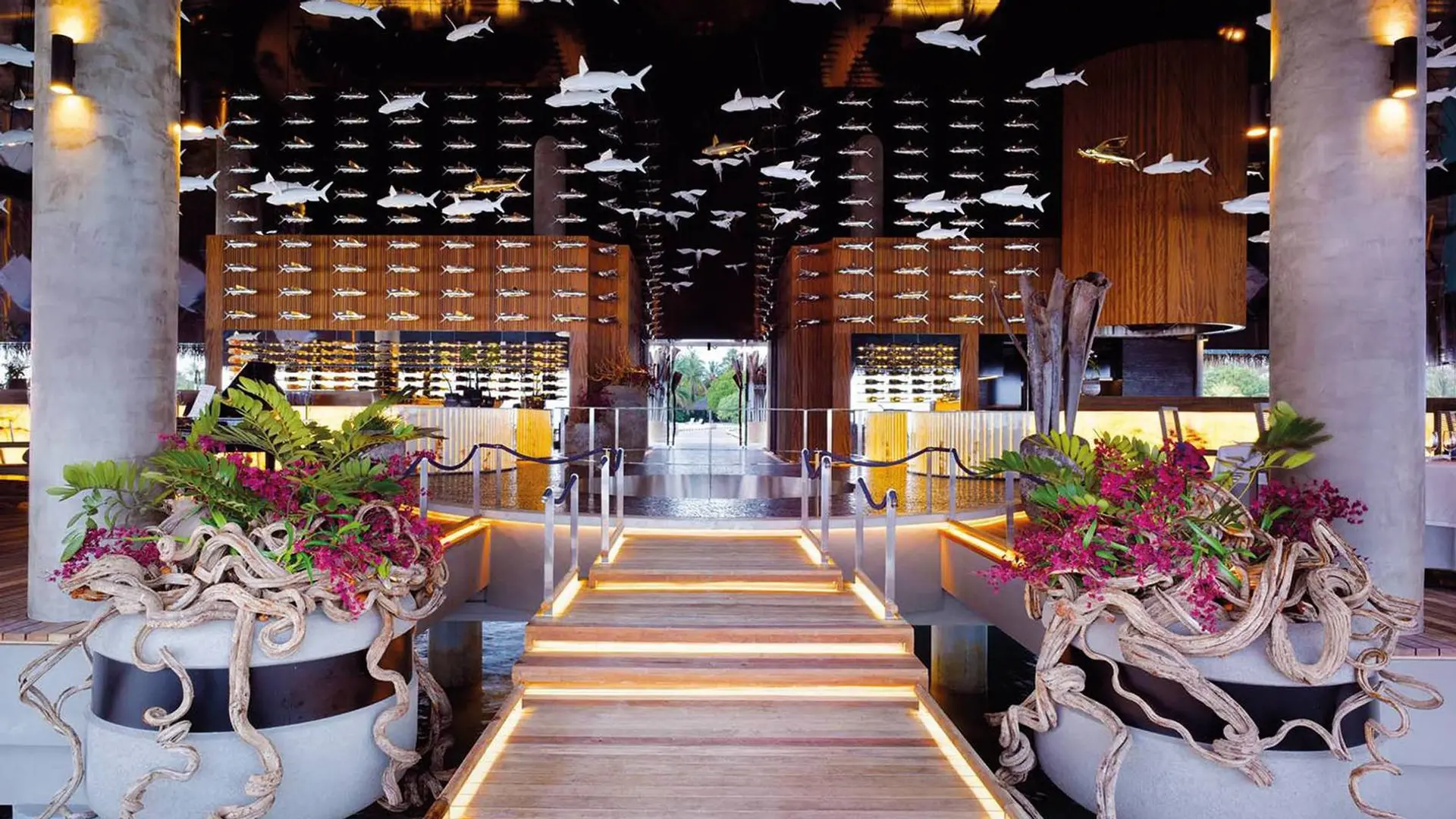 Hotel review Restaurants & Bars' - Velaa Private Island - 1