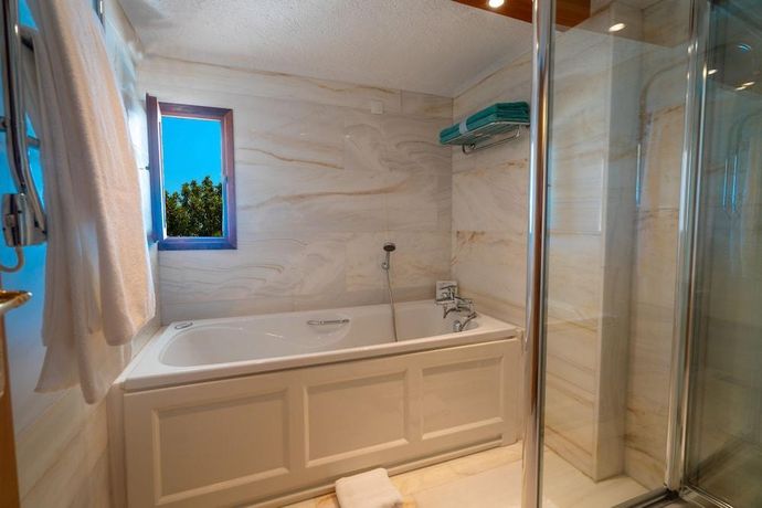 Verified hotel review - Elounda Mare Relais & Châteaux Hotel - 43