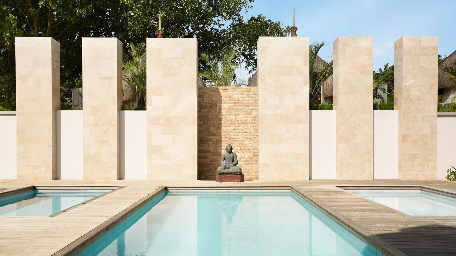 Hotel review Service & Facilities' - LUX* Grand Gaube - 11