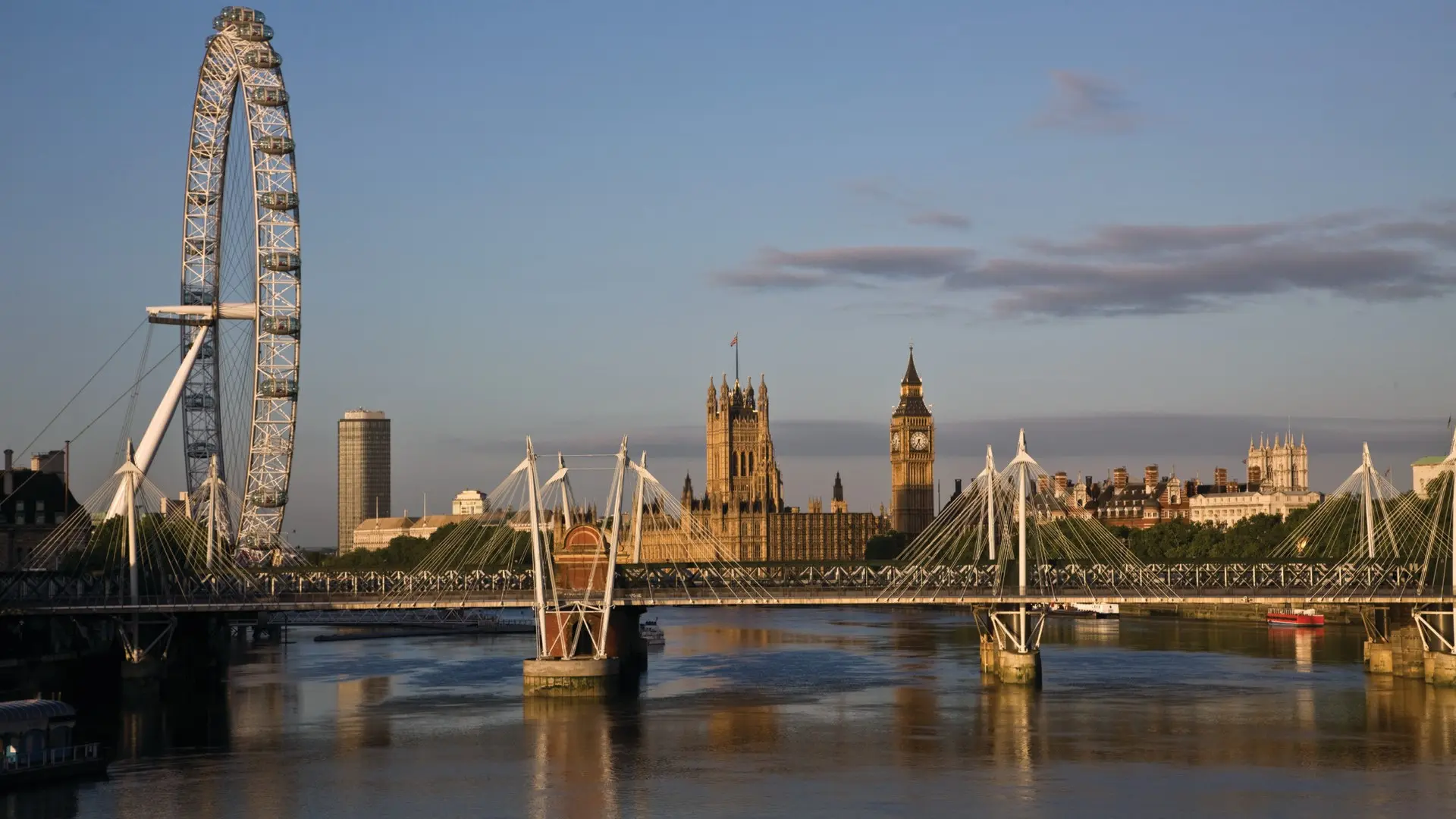 Hotel review Location' - Four Seasons Hotel London at Park Lane - 4