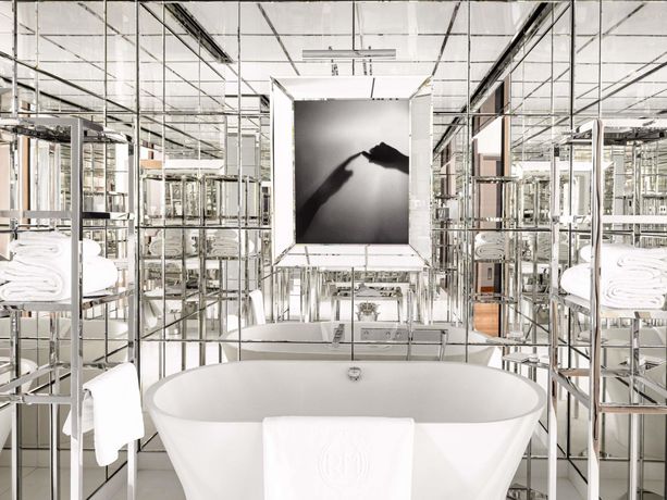 Verified hotel review - Hôtel Le Royal Monceau Raffles Paris - 5