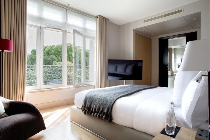 Verified hotel review - La Reserve Paris Hotel & Spa - 55