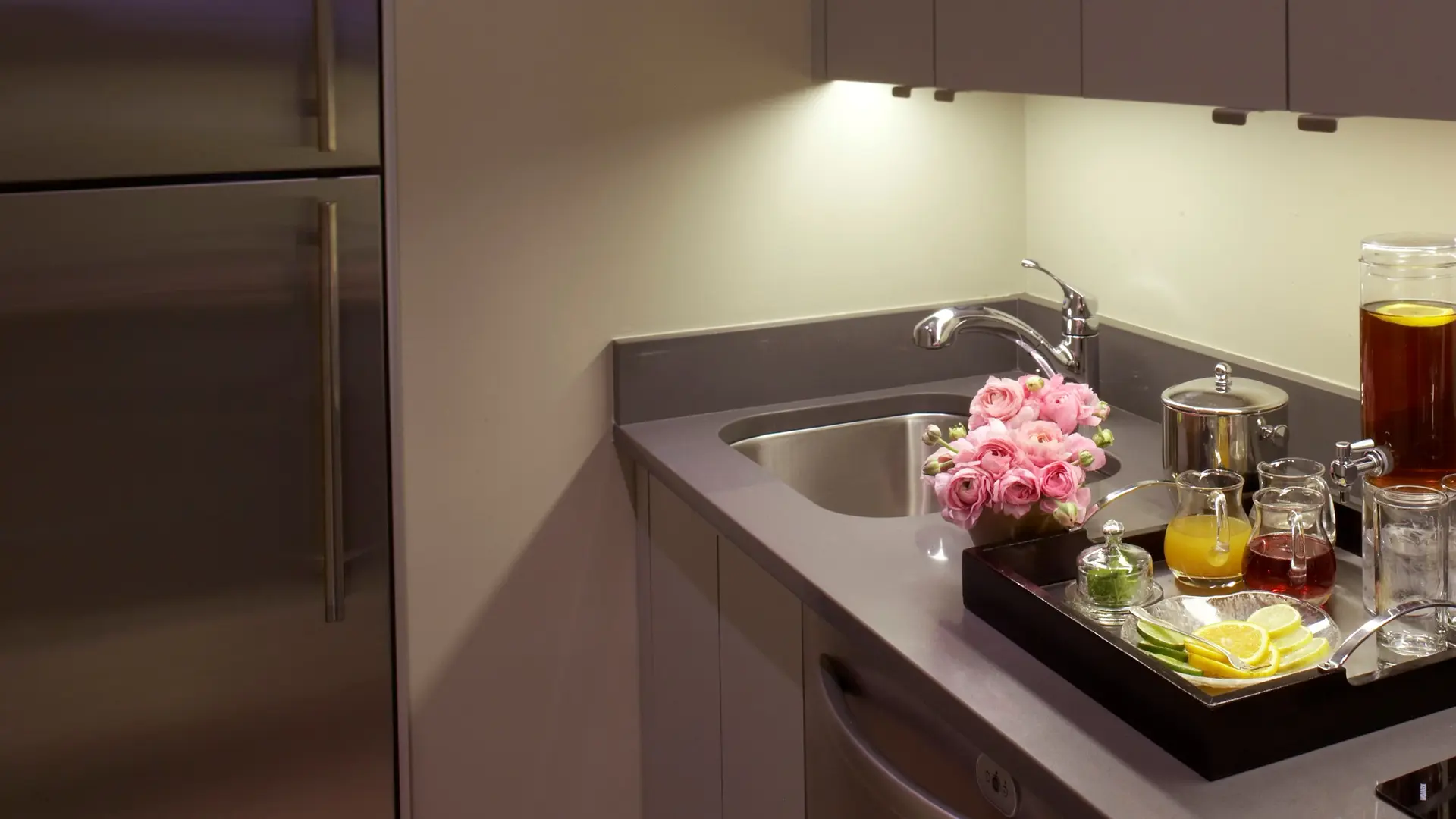 Hotel review Service & Facilities' - The Lowell - 2