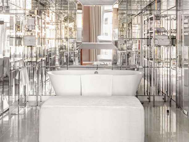 Verified hotel review - Hôtel Le Royal Monceau Raffles Paris - 53