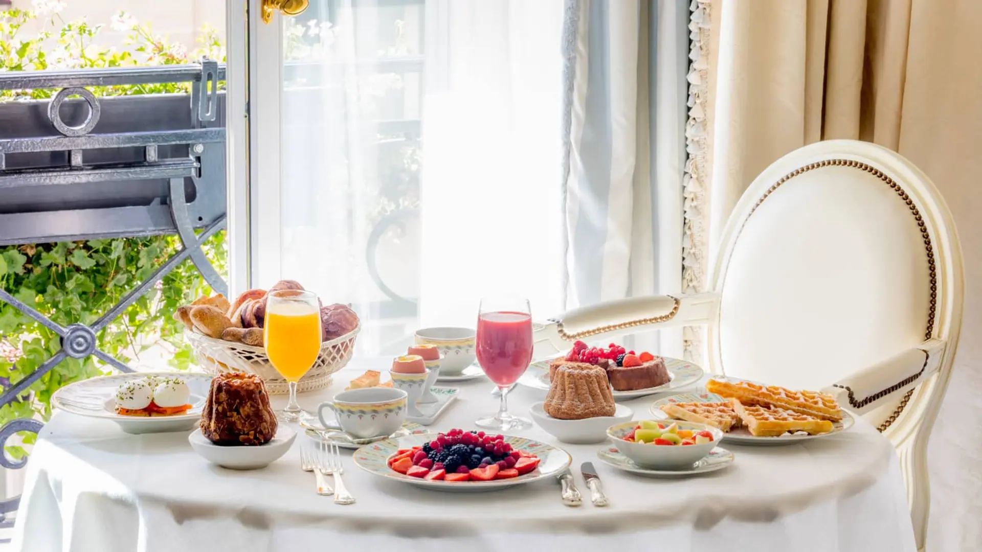 Hotel review Restaurants & Bars' - Four Seasons Hotel George V Paris - 5