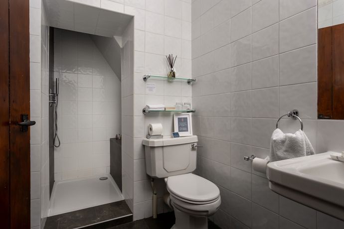 Abbots Grange Manor House - 42