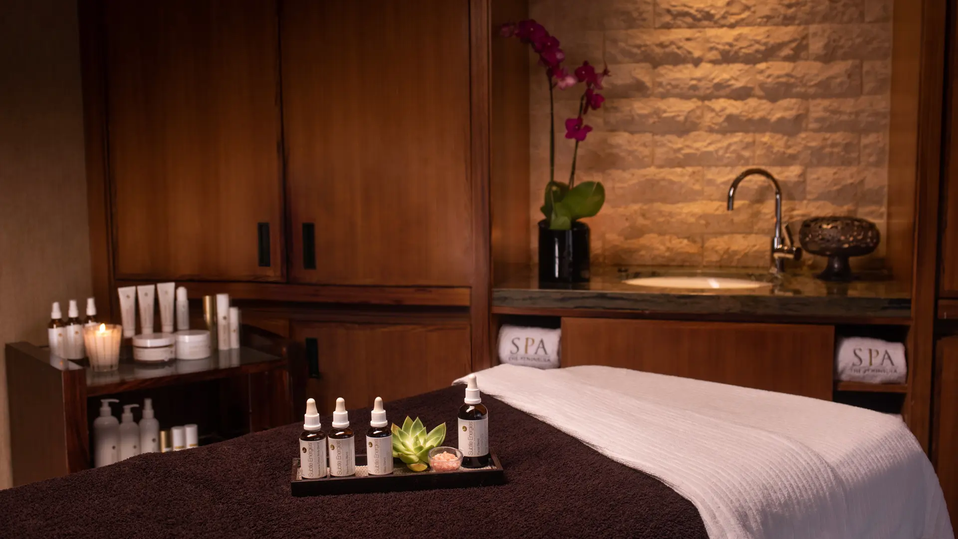 Hotel review Service & Facilities' - The Peninsula Chicago - 2