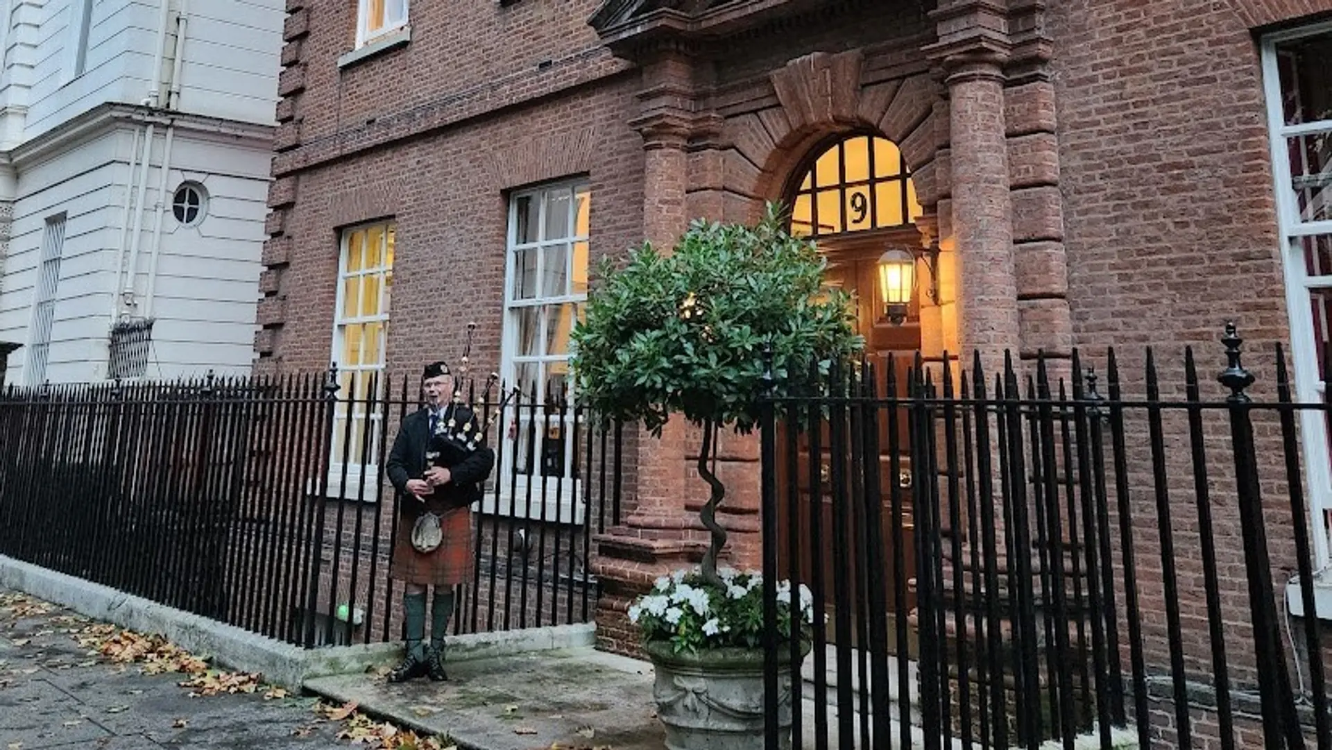 Hotel review Location' - COMO The Halkin - 2