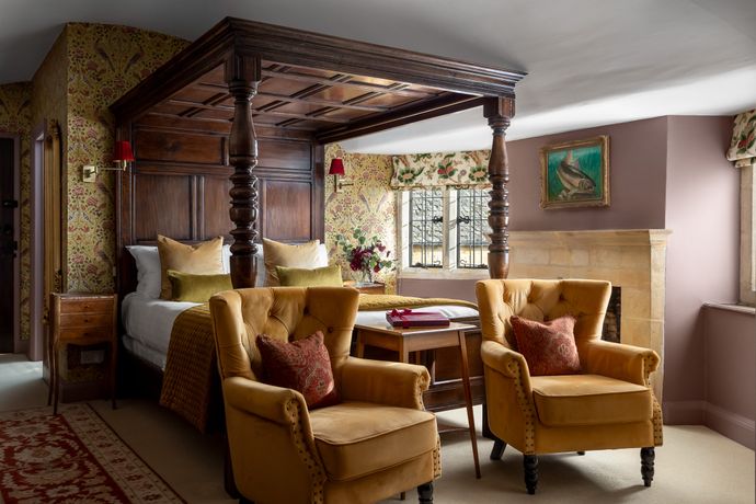 Abbots Grange Manor House - 9