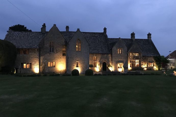 Abbots Grange Manor House - 41