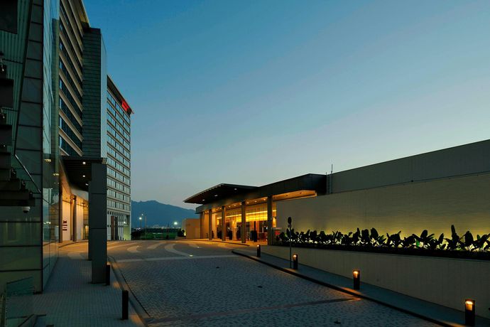 Hong Kong SkyCity Marriott Hotel - 32