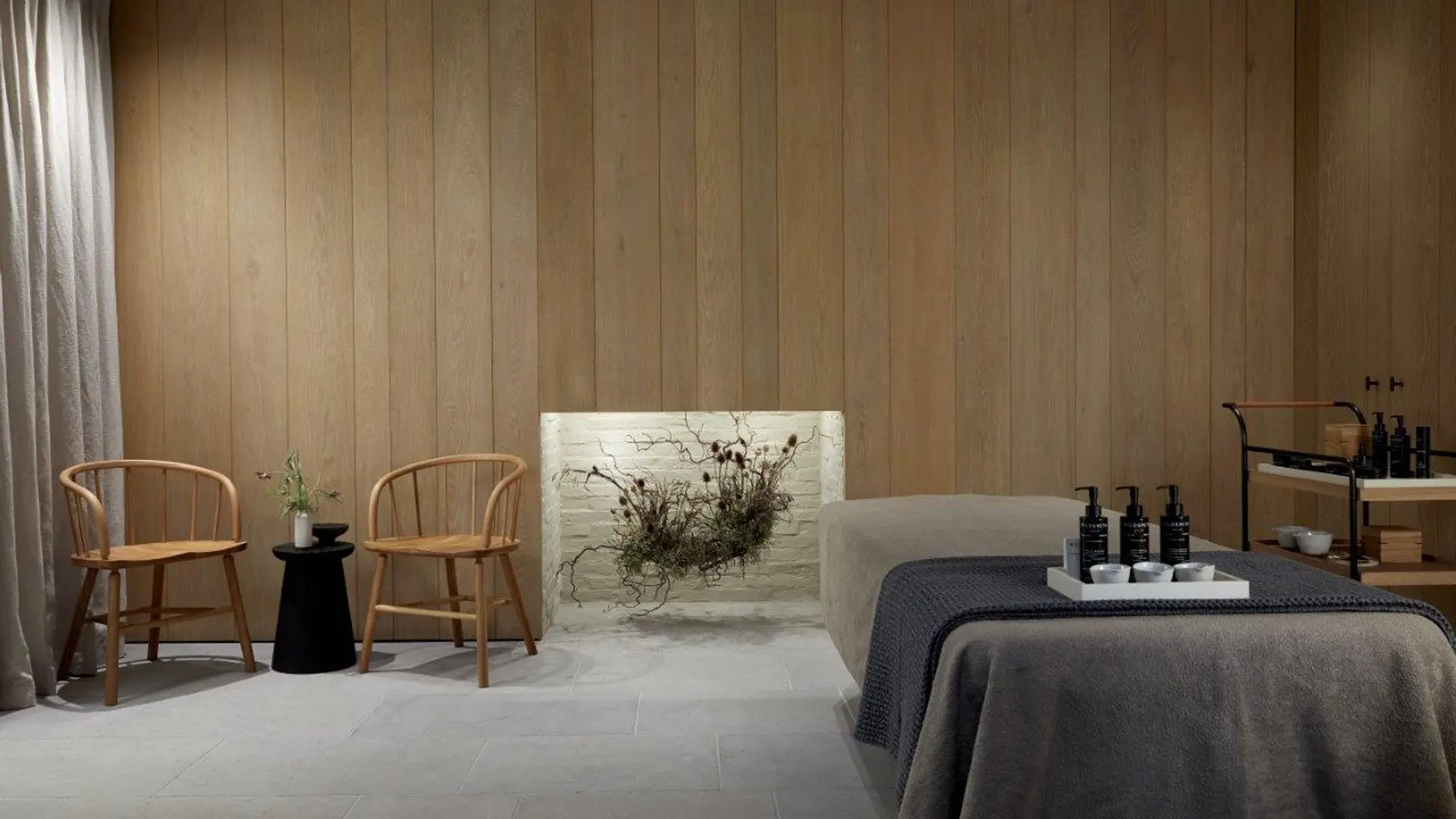 Hotel review Service & Facilities' - Heckfield Place - 12