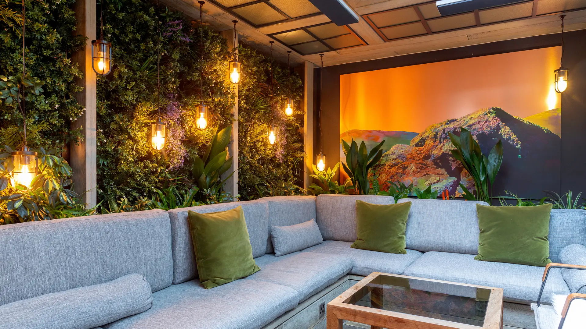 Review of The Hari - London - 28