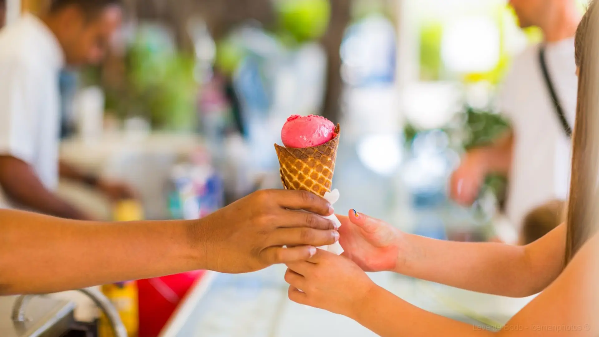 Hotel review Restaurants & Bars' - LUX* South Ari Atoll - 8