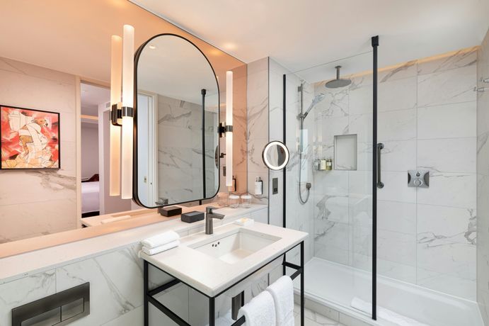 Verified hotel review - Lost Property St Paul's London - Curio Collection by Hilton - 4