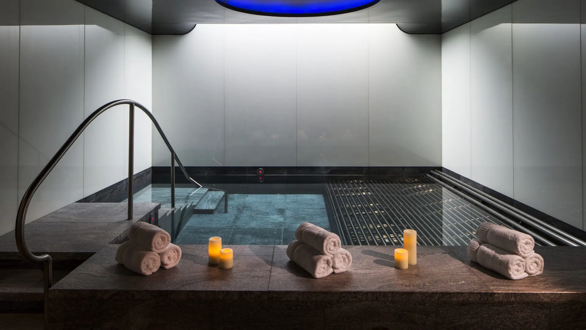 Hotel review Service & Facilities' - Four Seasons Hotel London at Park Lane - 1