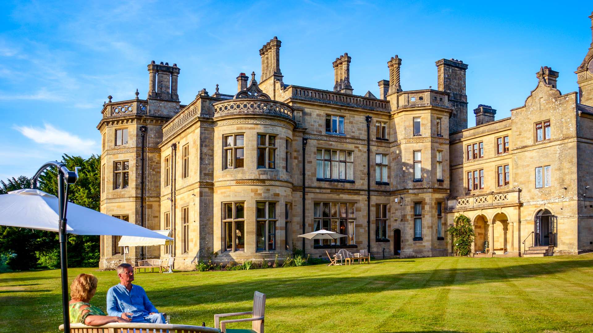 Hotel review Service & Facilities' - Palé Hall Hotel & Restaurant - 1