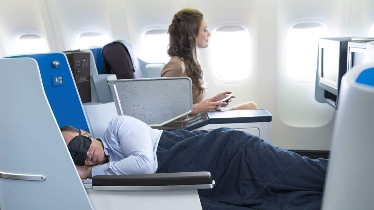 Airline review Cabin & Seat - KLM - 10