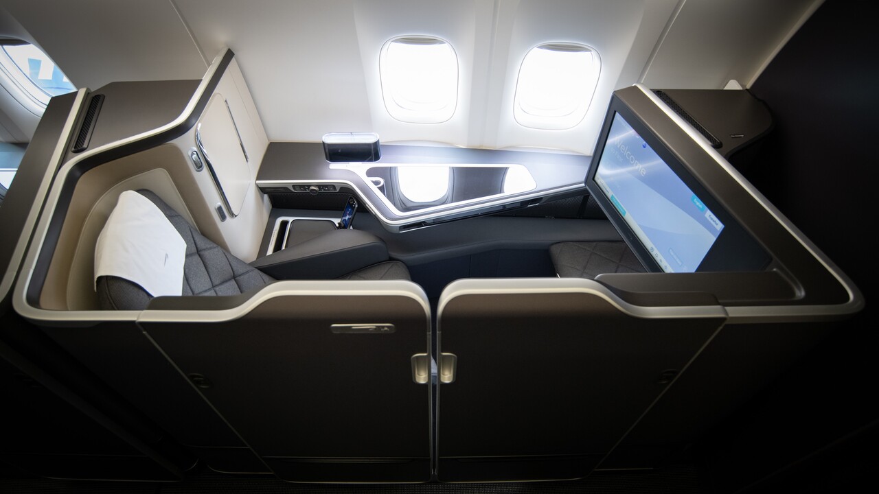 Airlines News - British Airways Now Offers First Class Dining At Home, With A Catch ...