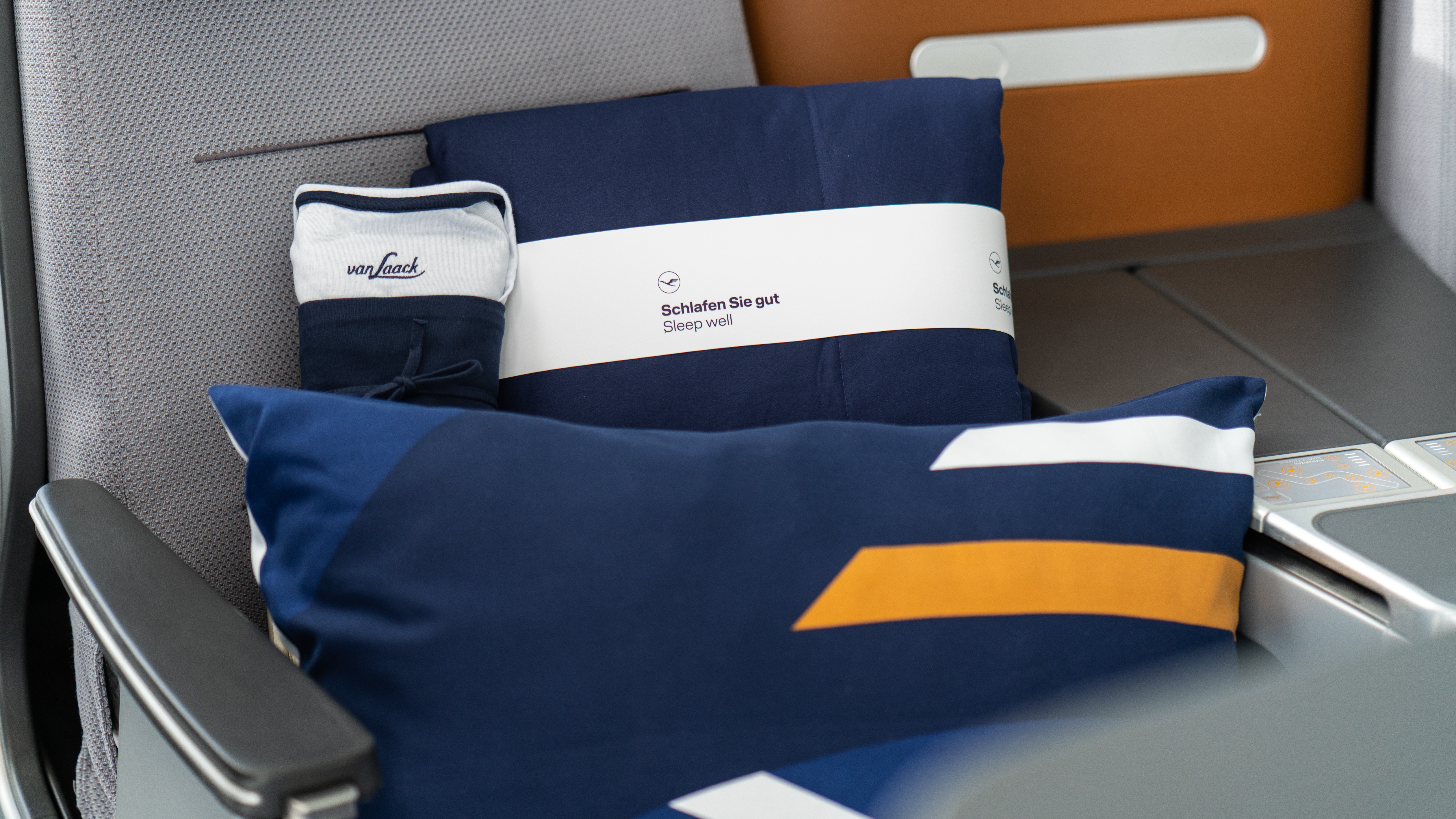 Airline review Amenities & Facilities - Lufthansa - 0