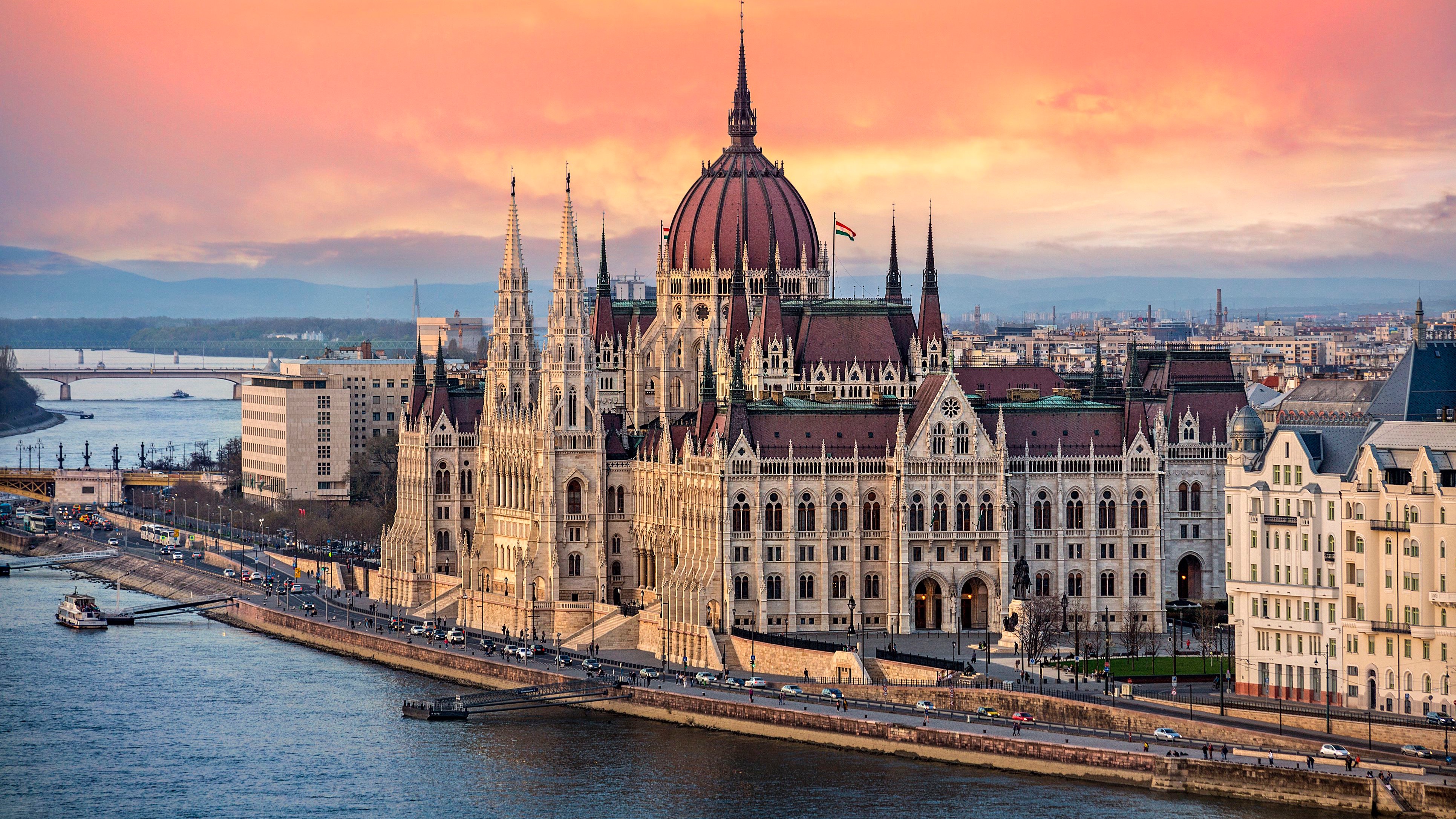 Budapest Travel Guide image