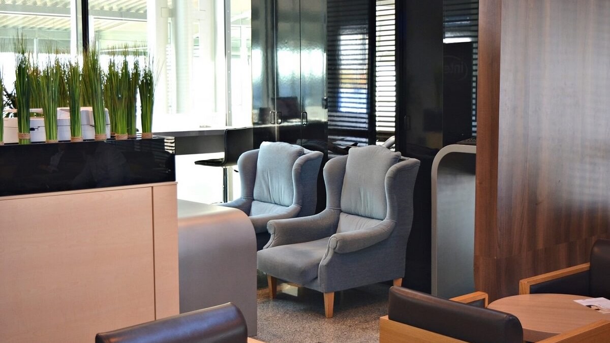 Airline review Airport experience - LOT - Polish Airlines - 1