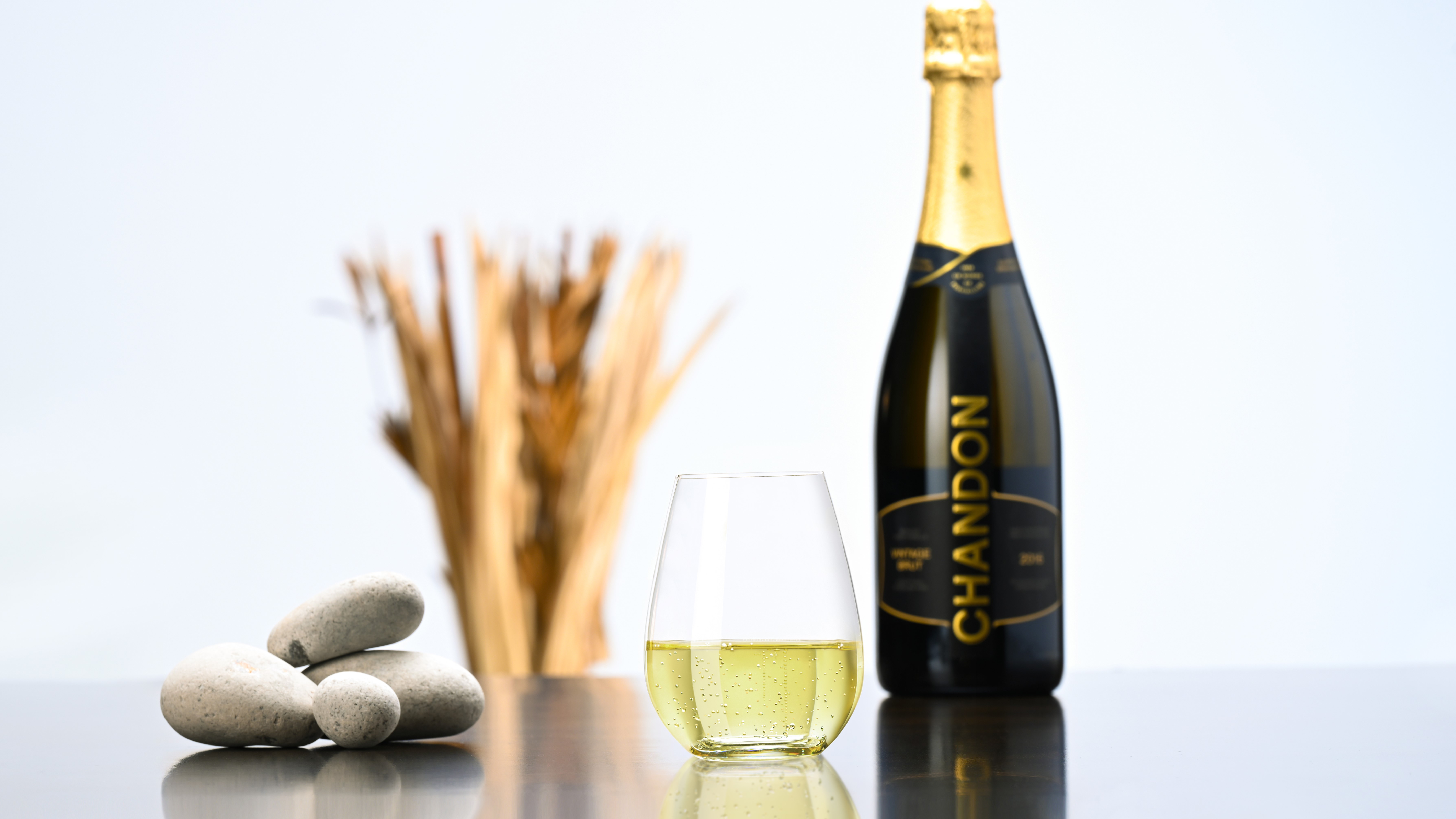 Airlines News - Emirates - the "Exclusive Eight" Champagnes!