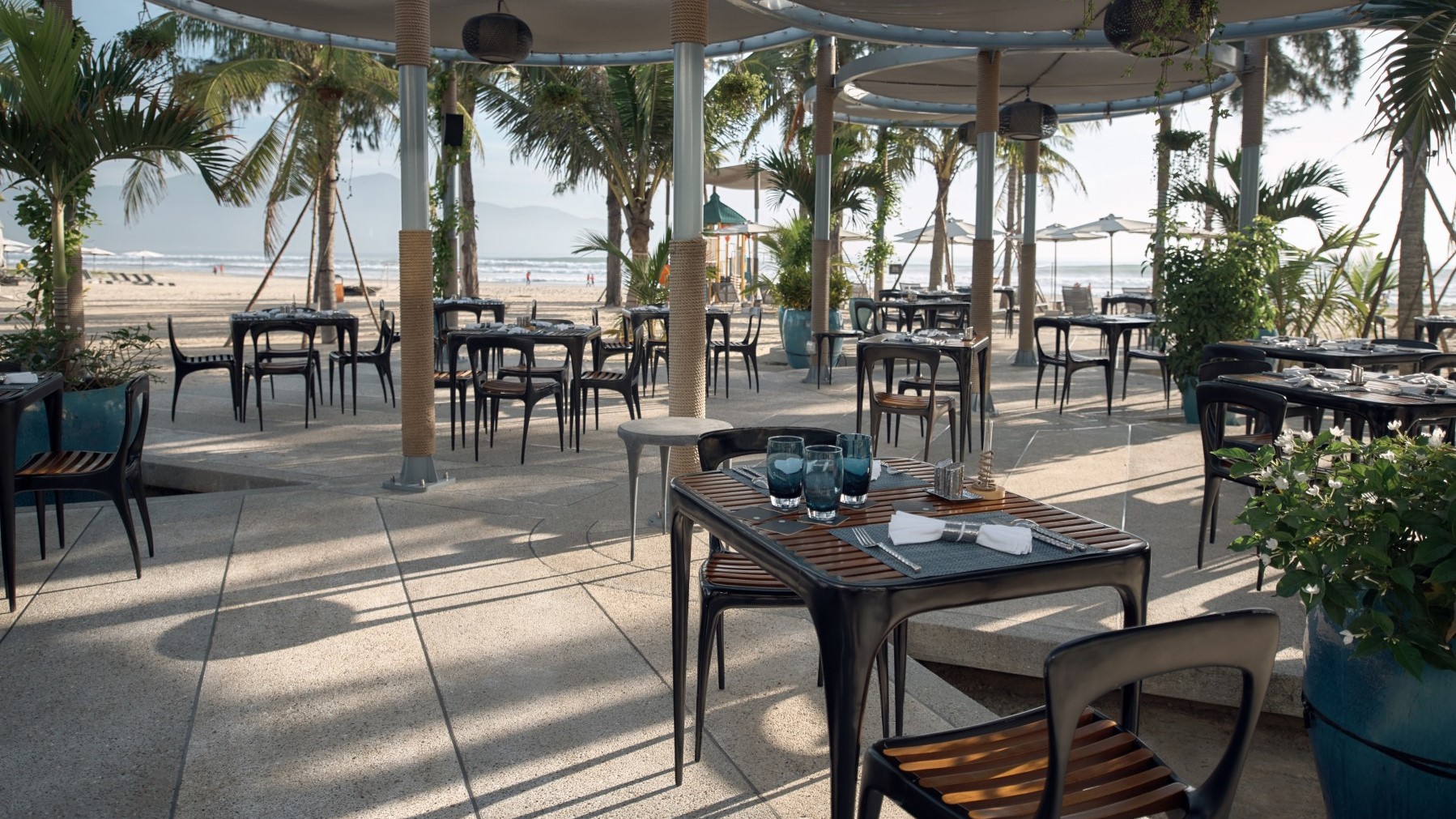 Hotel review Restaurants & Bars' - Pullman Danang Beach Resort - 8