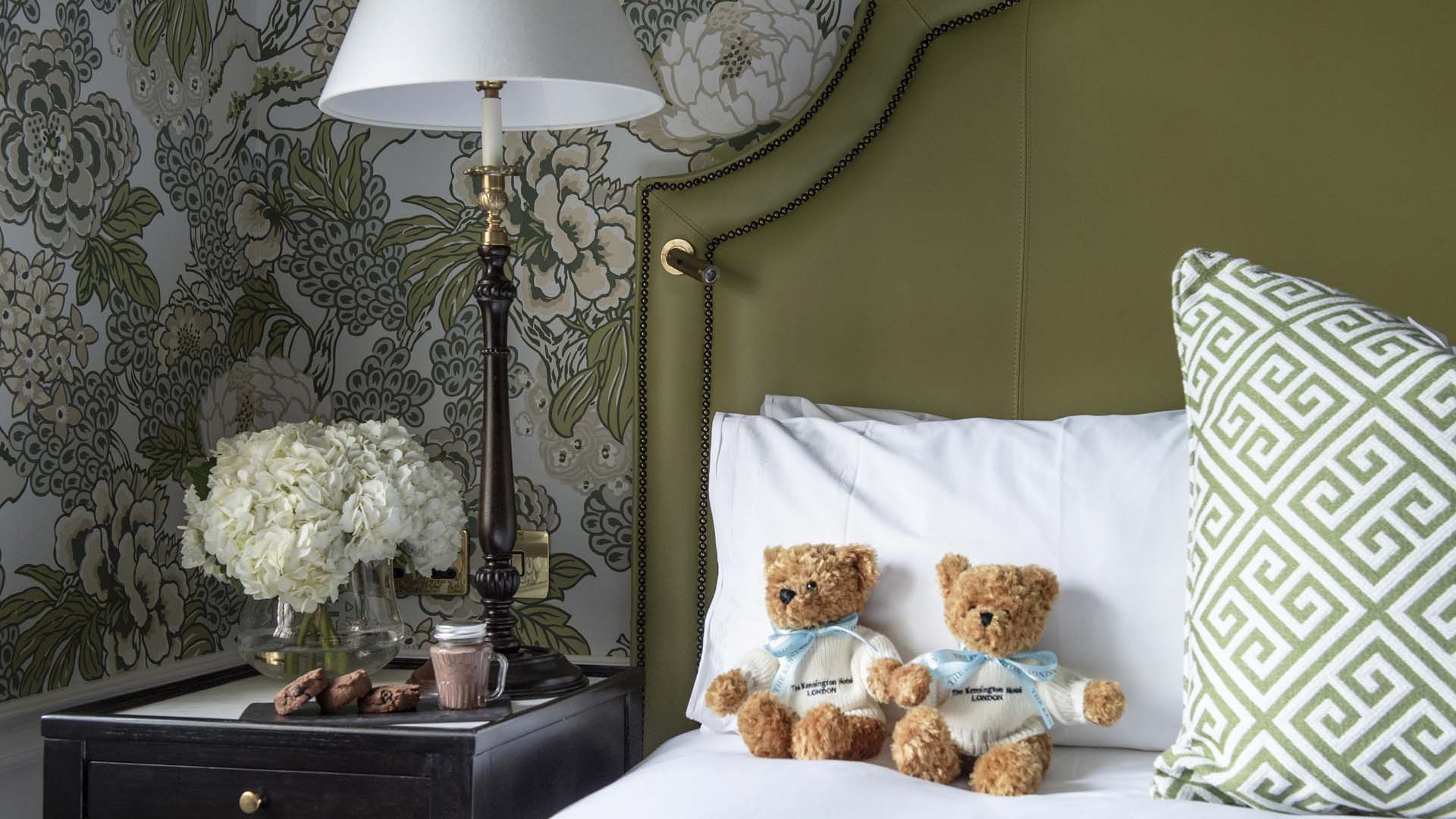 Hotel review Service & Facilities' - The Kensington Hotel - 1