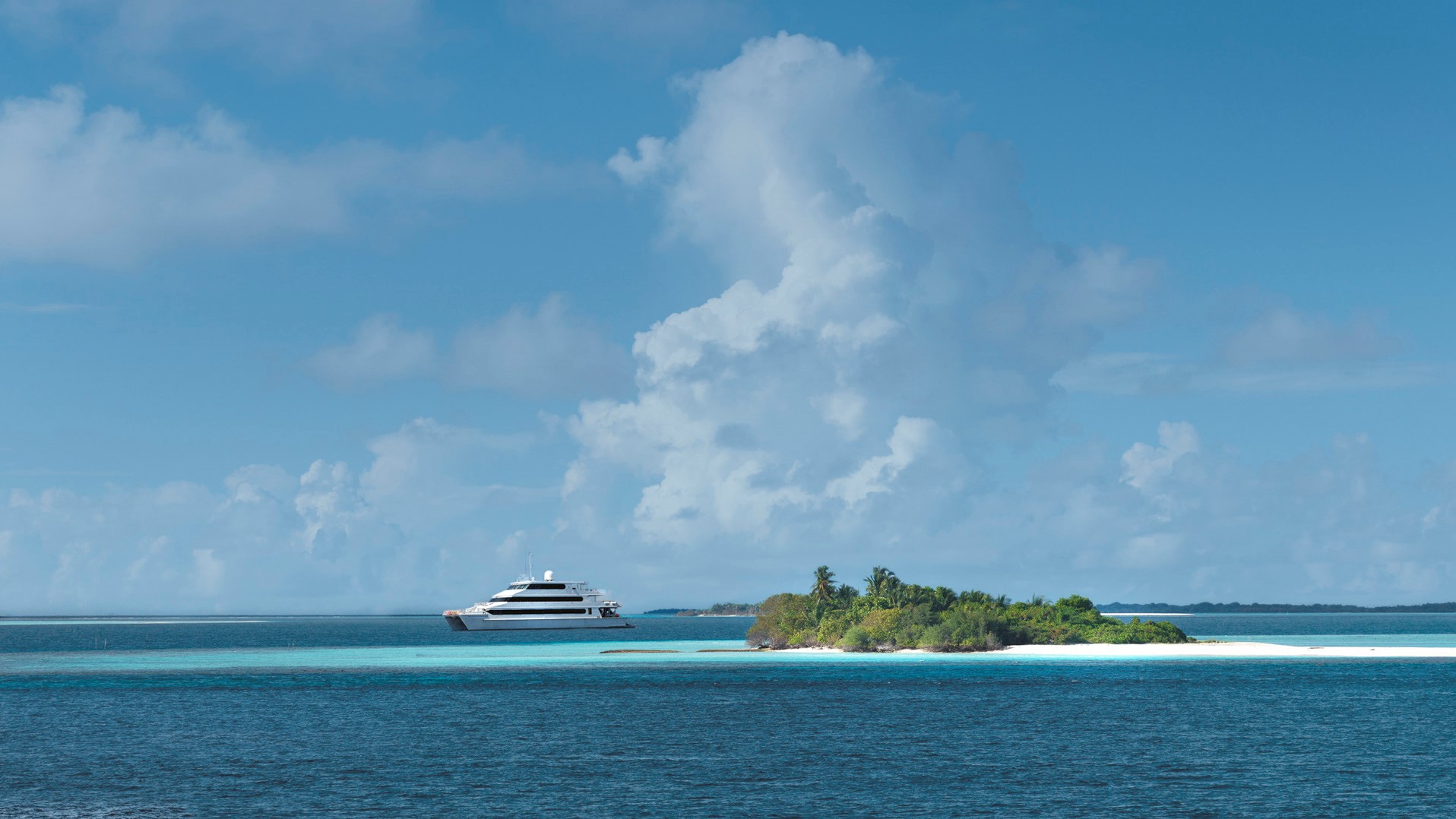 Hotel review Location' - Four Seasons Explorer Maldives - 0