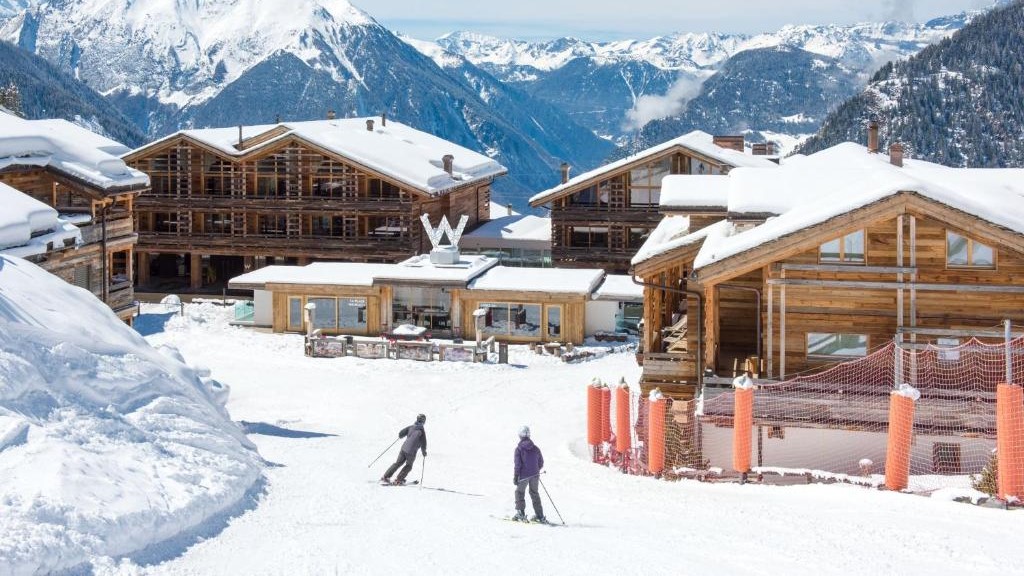 Hotels Toplists - 8 Best Luxury Ski Resorts in the World