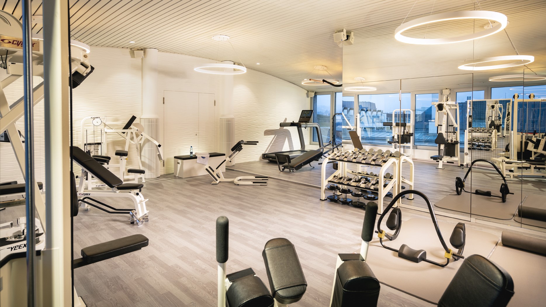 Hotel review Service & Facilities' - Baur au Lac - 1