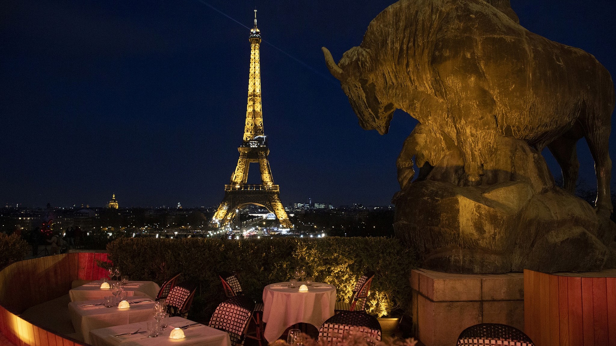 Lifestyle Toplists - Emily in Paris - her guide to the City of Light