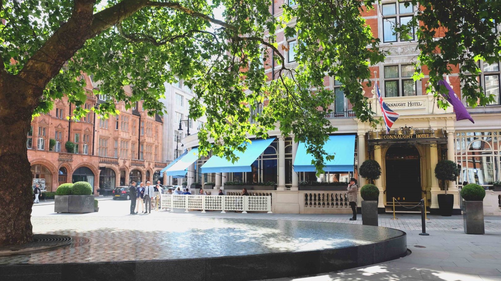 Hotel review Location' - The Connaught - 0