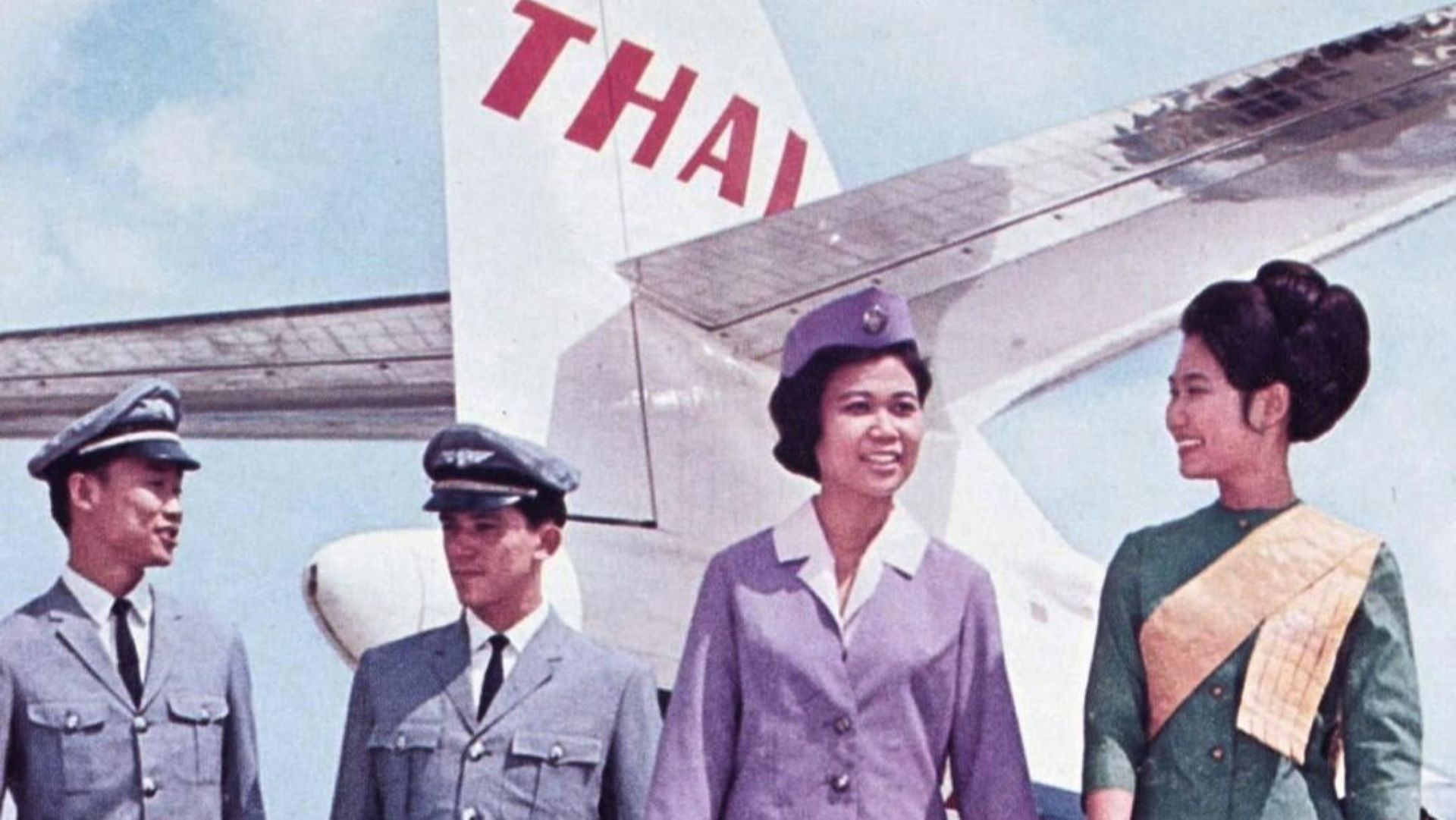 Airlines News - Thai Airways catwalks its new uniforms