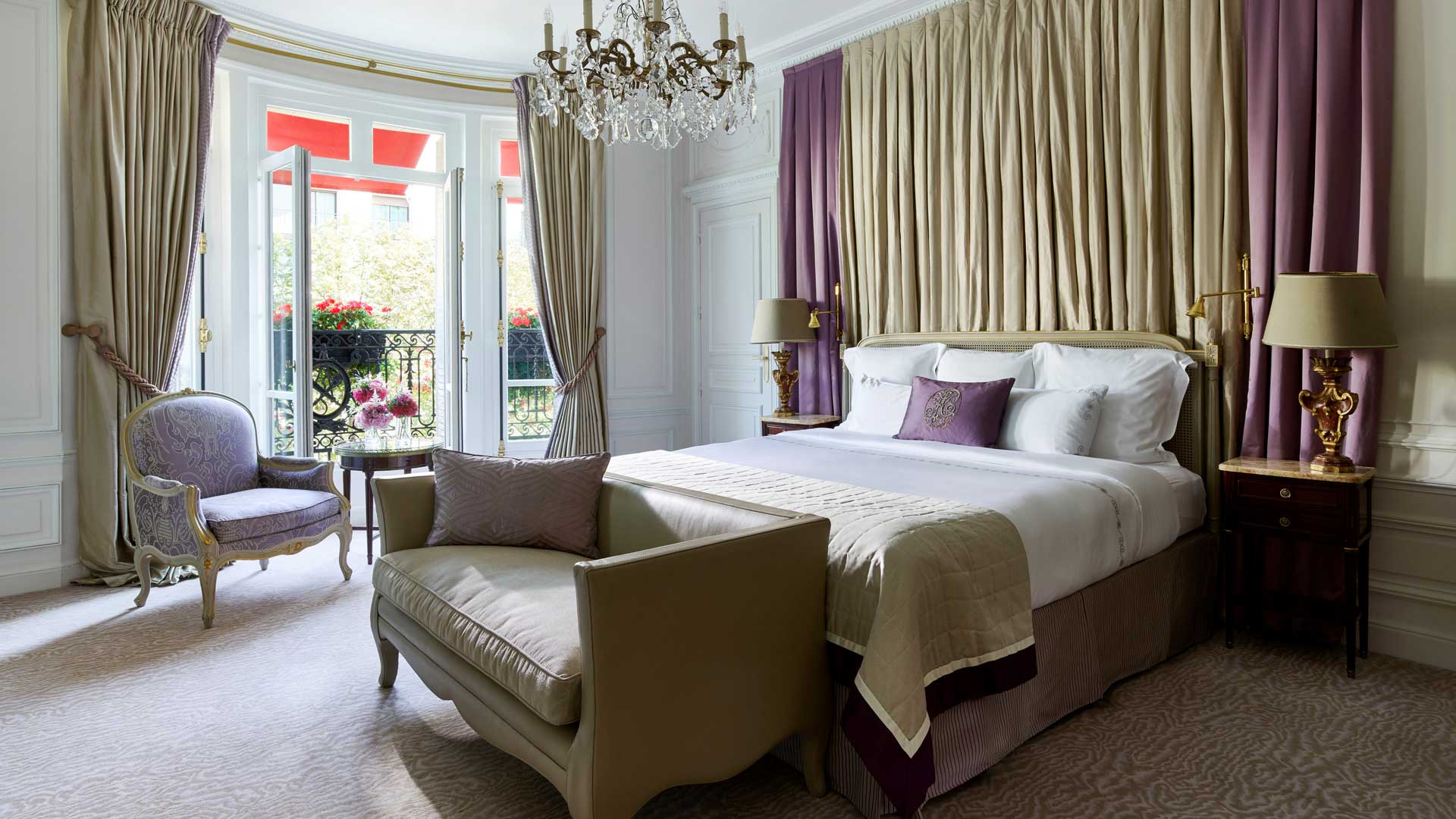 Hotel review Accommodation' - Hôtel Plaza Athénée Paris - 1