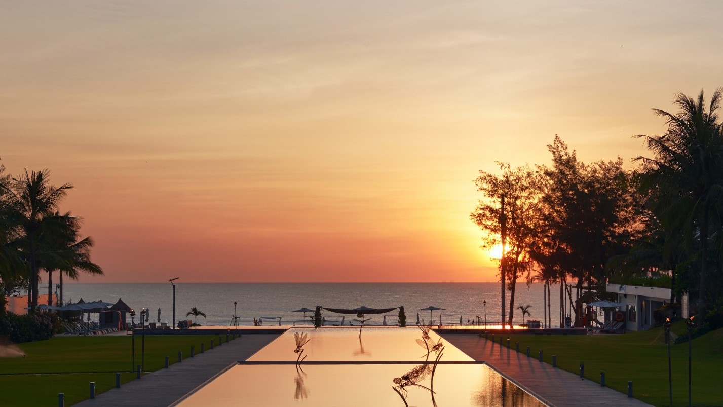 Hotel review Location' - Pullman Danang Beach Resort - 4