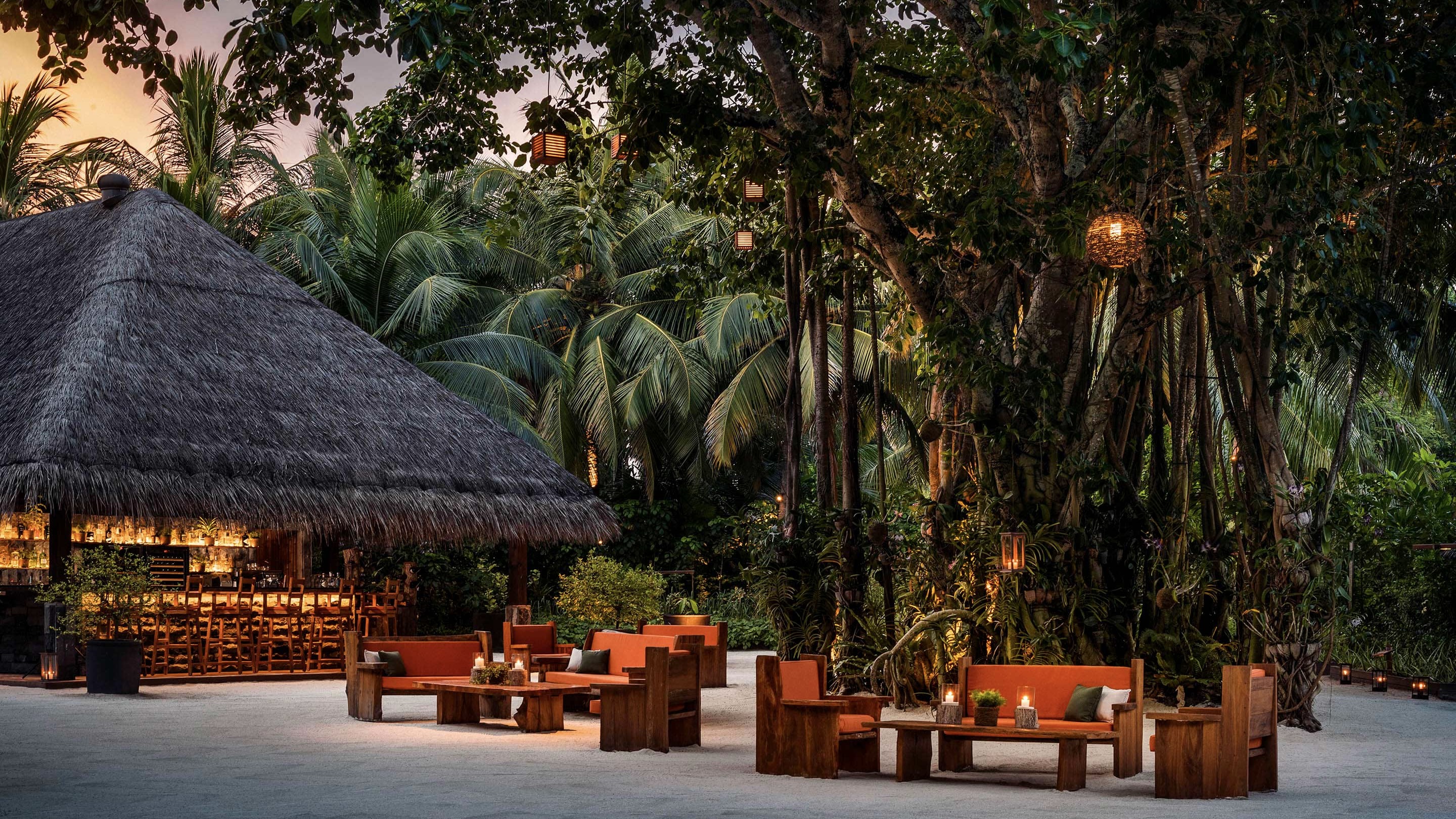 Hotel review Restaurants & Bars' - One&Only Reethi Rah - 1
