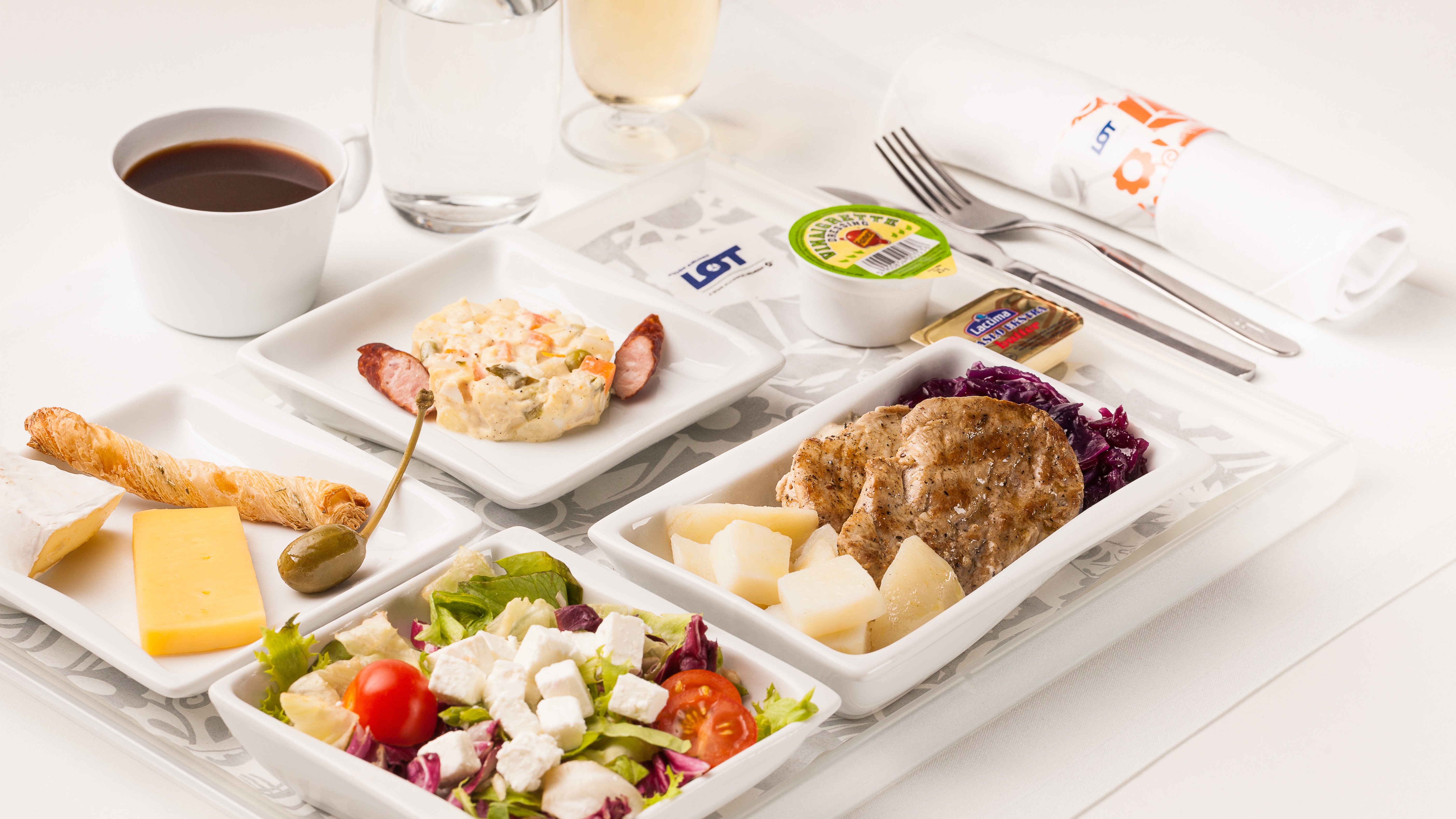 Airline review Short- & Medium-haul - LOT - Polish Airlines - 0