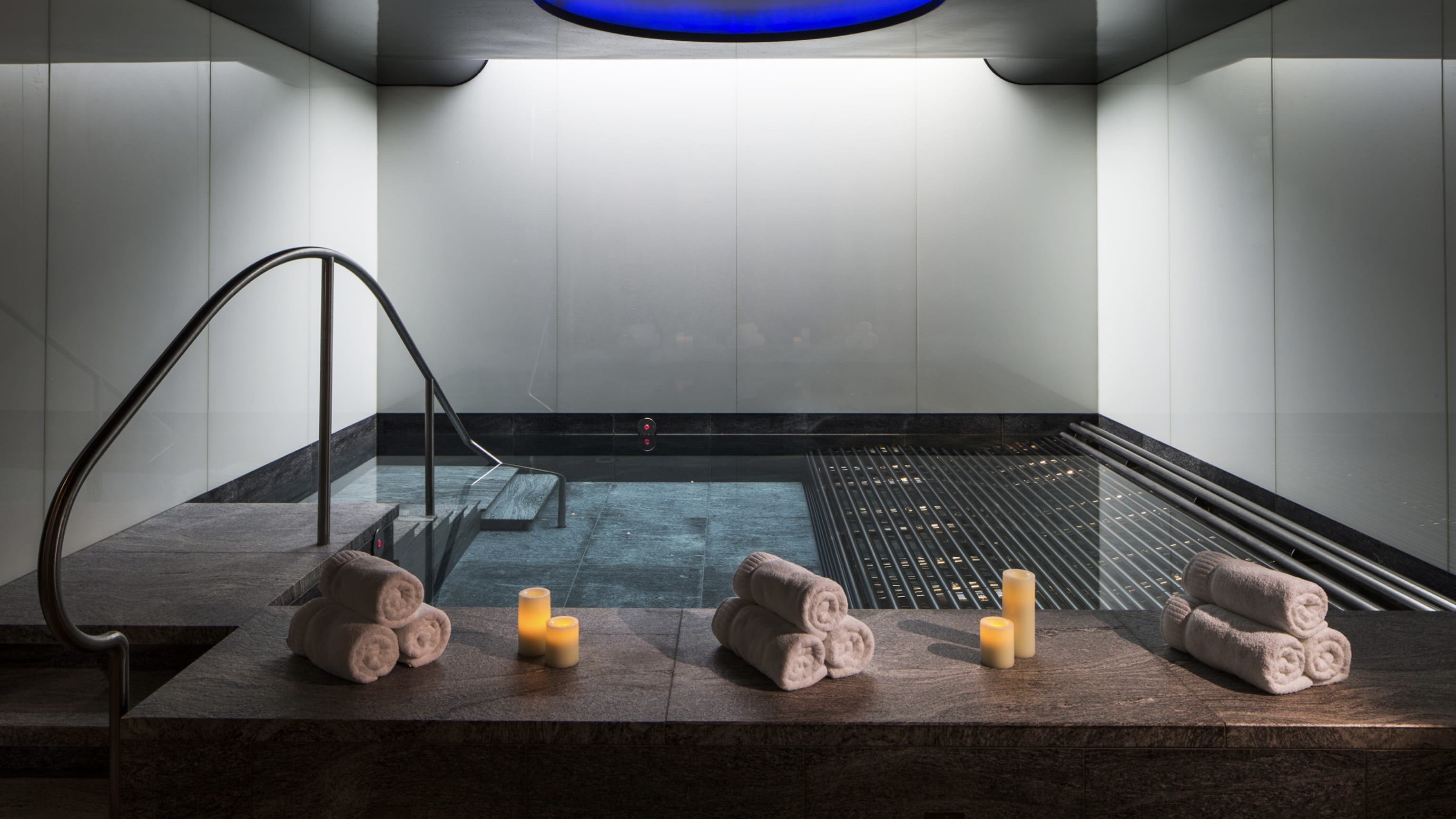 Hotel review Service & Facilities' - Four Seasons Hotel London at Park Lane - 1