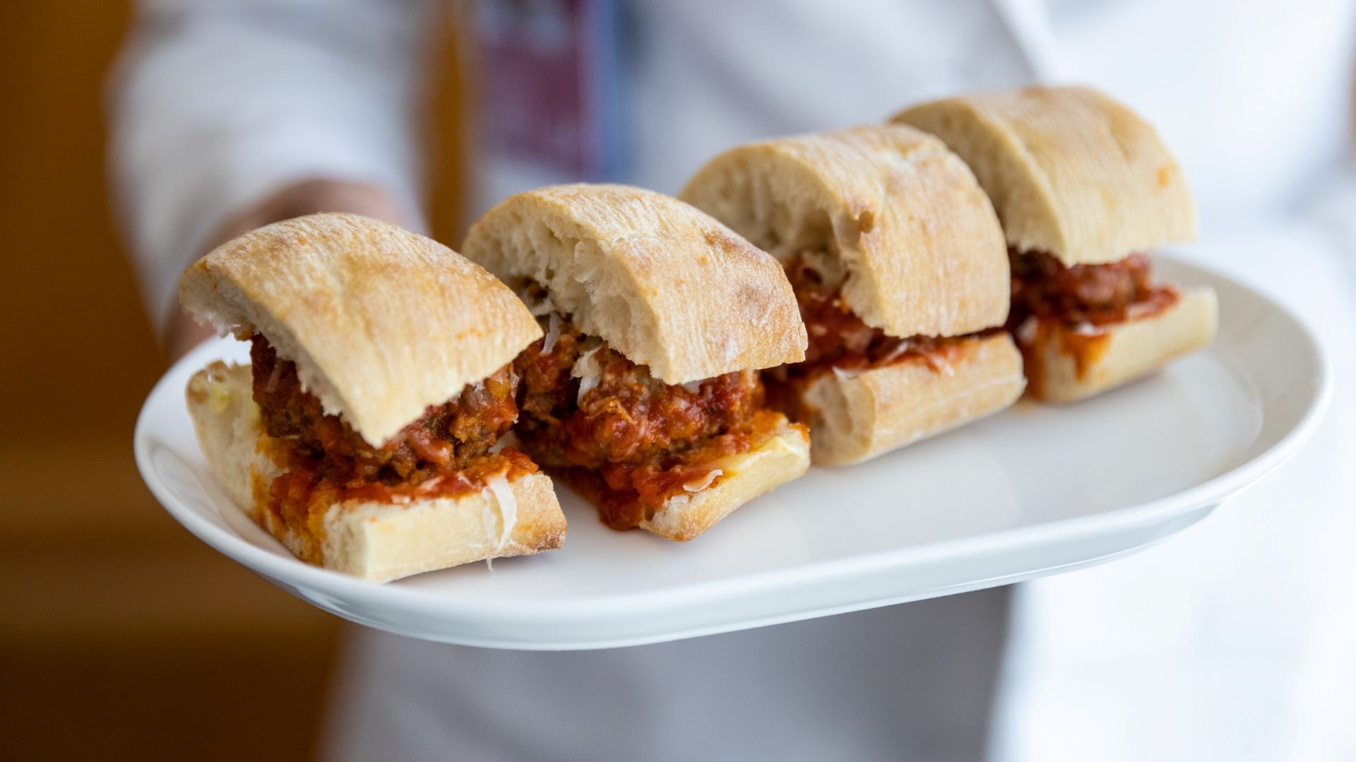 Airlines News - Qantas celebrates 25 years with masterchef Neil Perry