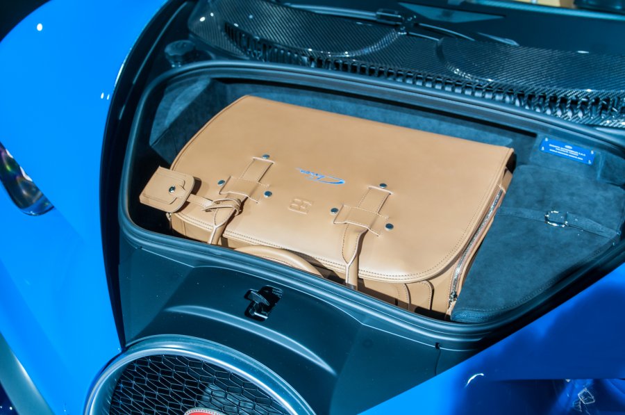 2017-Bugatti-Chiron-luggage.jpg