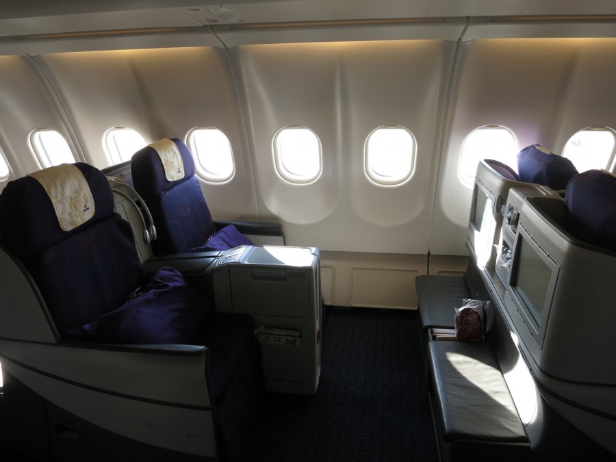 Air China Business A330, PEK-HKG_03.JPG