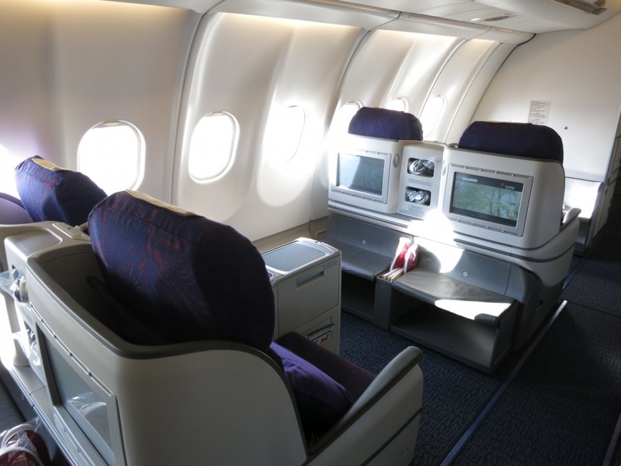 Air China Business A330, PEK-HKG_04.JPG