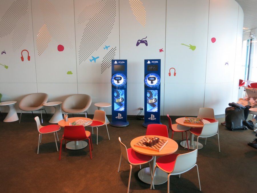Air France Business lounge CDG 2E (L), game corner_11.JPG