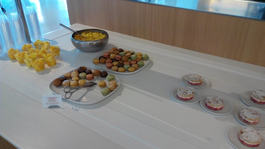 Air France Business lounge CDG 2E (L), kitchen_15.jpg