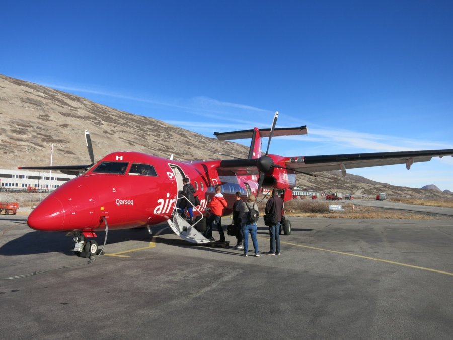 Air Greenland Economy class DH2, SFJ-JHS 06.JPG